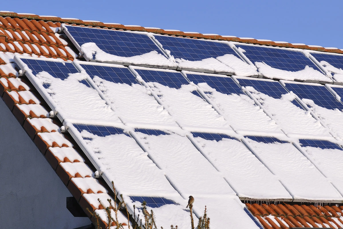 do solar panels work in cold weather