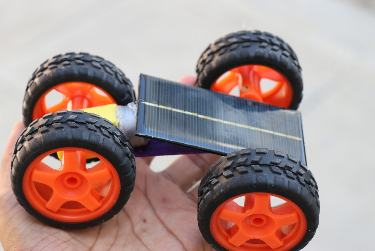 solar powered toys