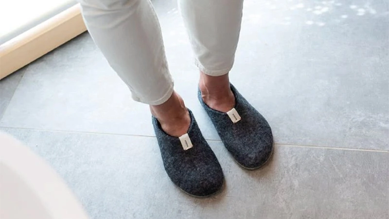 Baabuk sustainable slippers