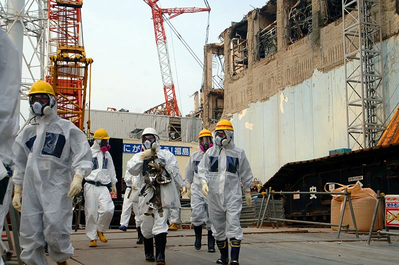 IAEA experts at Fukushima Unit 4